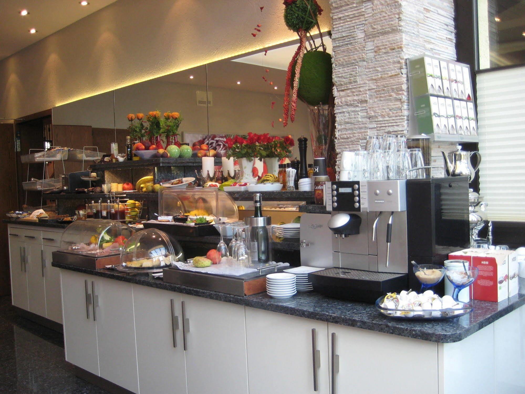 Zum Rosengarten Hotel 2*